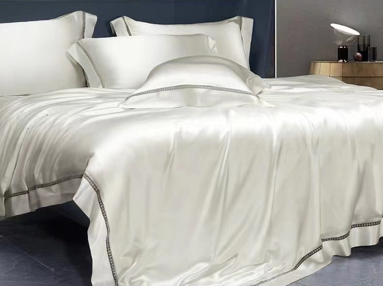 MOONLIGHT - Lace artisan 25 Momme 4-Piece Pure Mulberry Silk Bed Linen Set