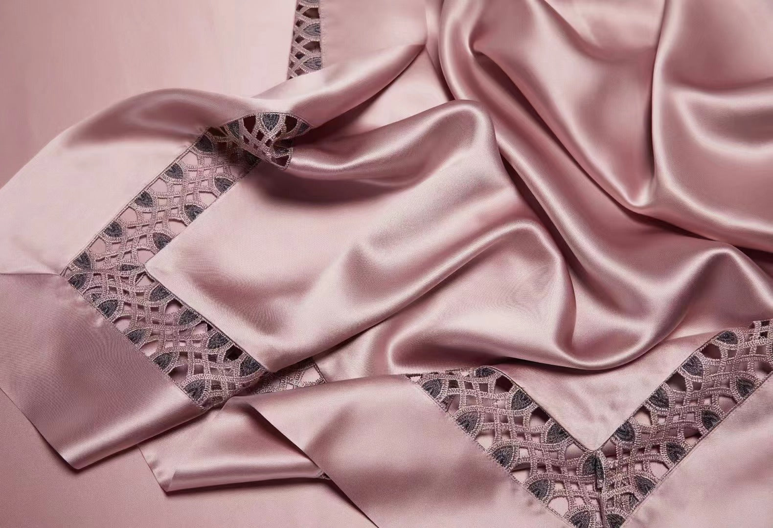 PARIS - Lace artisan 25 Momme 4-Piece Pure Mulberry Silk Bed Linen Set